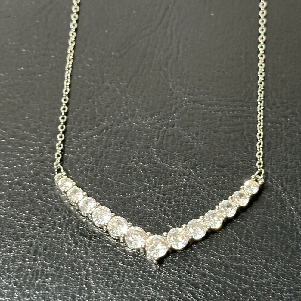 Elegant Silver Necklace with Crystal Accents - Picture 1 of 2